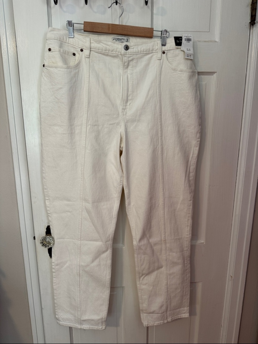 NWT Abercrombie & Fitch Curve Love Ultra High Rise 90's Str Cream Denim 34/18